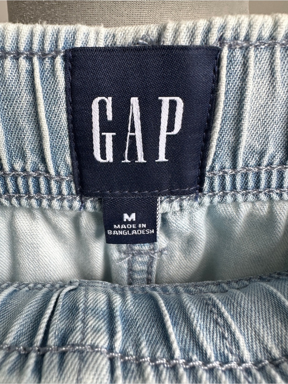 GAP Light Wash Wide-Leg Jeans - Picture 3 of 9